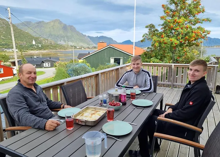Familyfriendly-Modern, In The Fishingtown Stamsund, With Sauna And Jacuzzi
