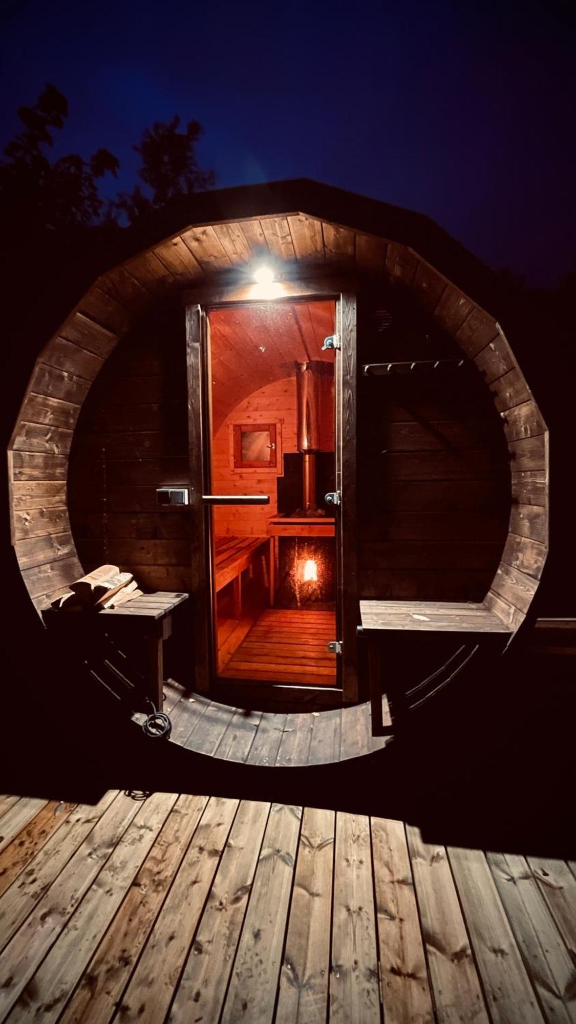 Familyfriendly-modern, In The Fishingtown Stamsund, With Sauna And Jacuzzi *