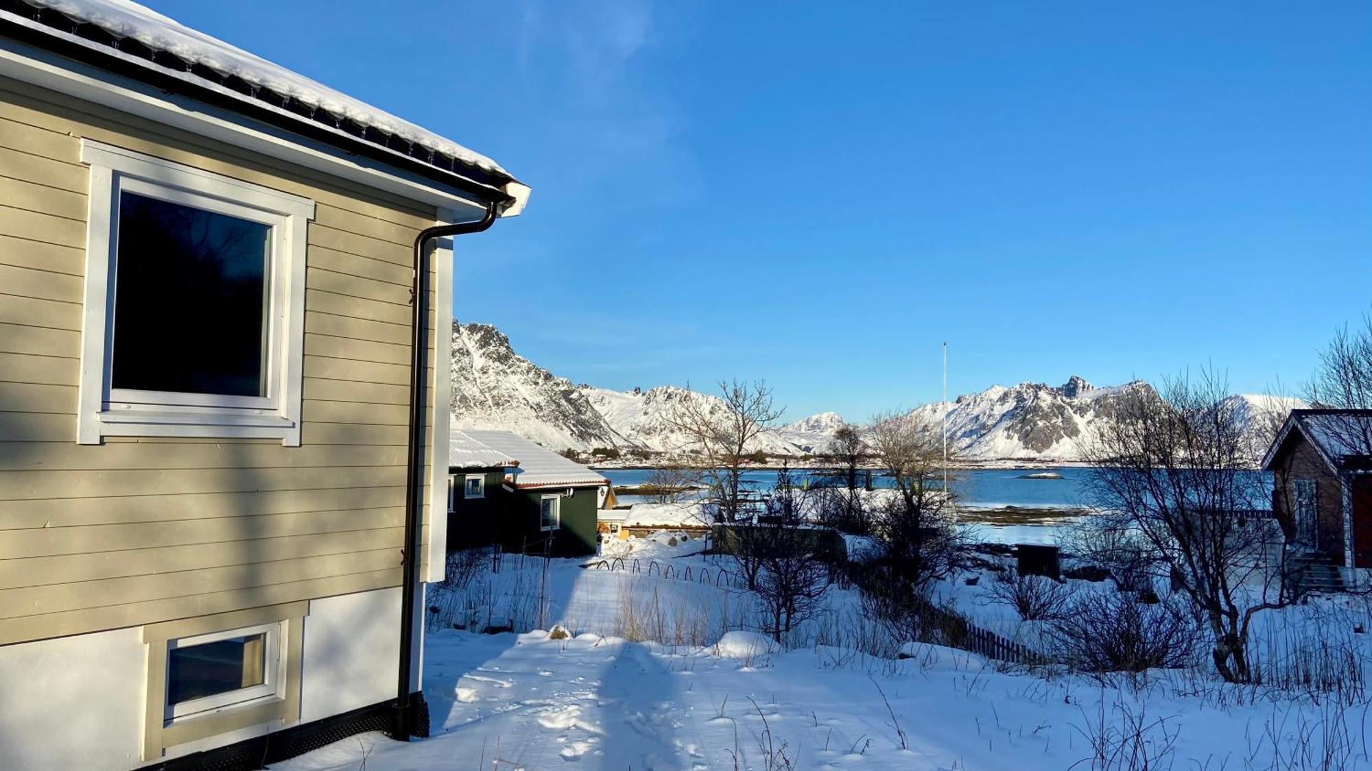 Familyfriendly-modern, In The Fishingtown Stamsund, With Sauna And Jacuzzi