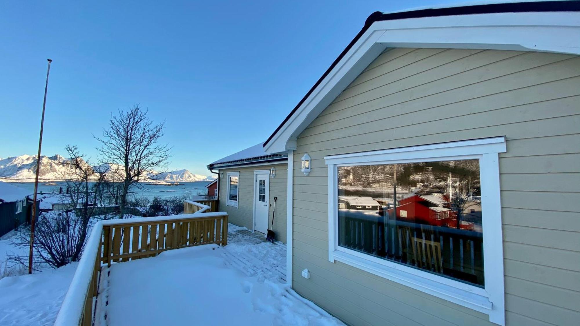 Familyfriendly-modern, In The Fishingtown Stamsund, With Sauna And Jacuzzi