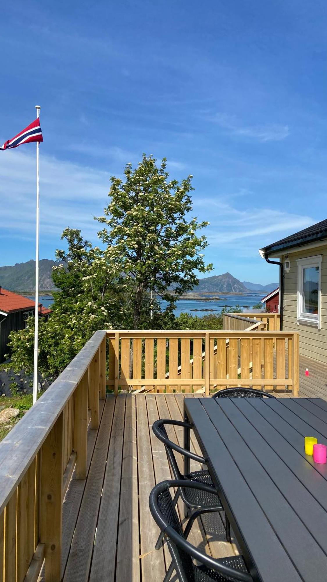 Familyfriendly-modern, In The Fishingtown Stamsund, With Sauna And Jacuzzi * Стамсунн